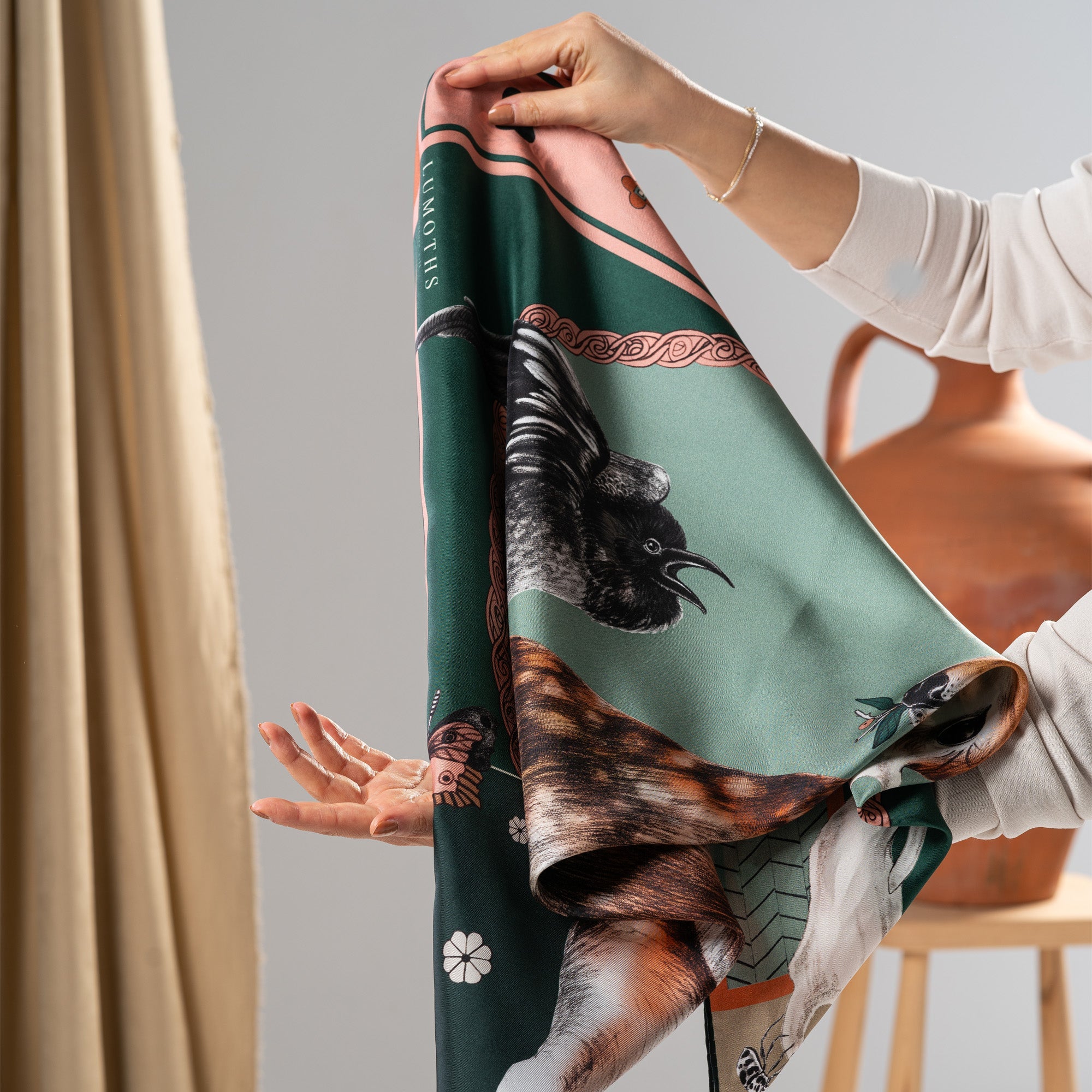 Seer / Geyik & Karga Orman Yeşili İpek Twill 90 Cm Eşarp