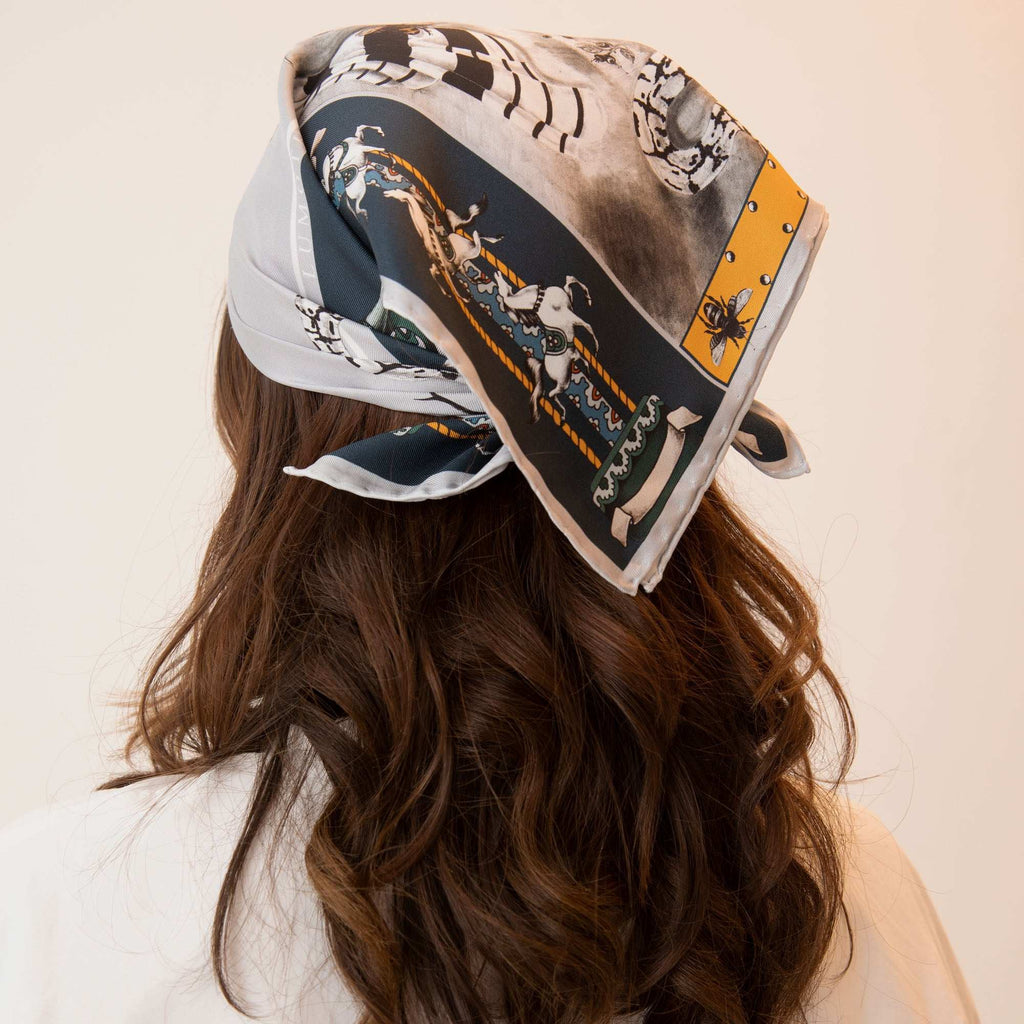 Delusion / Atlar & Yılanlar Gri İpek Twill 53 cm Bandana Fular