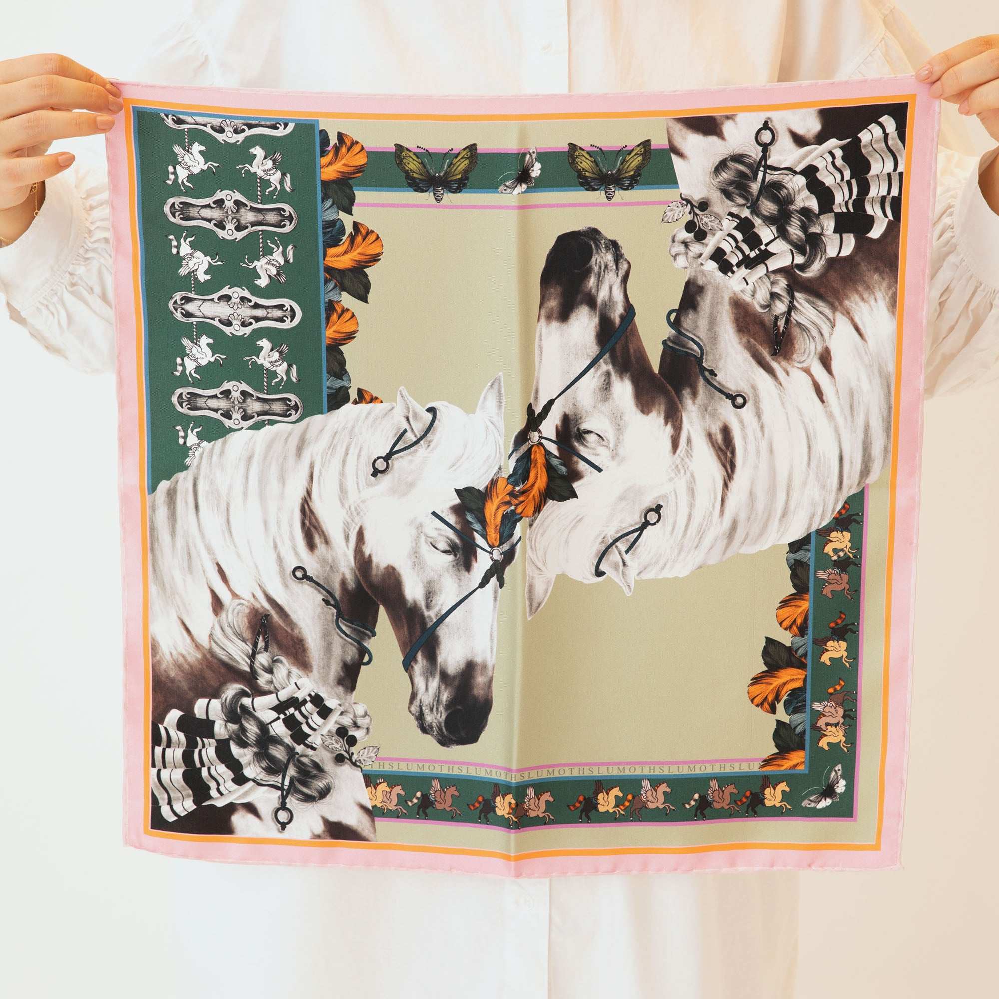 Free Spirit / Vahşi Atlar & Kelebekler Mint İpek Twill 53 cm Bandana Fular