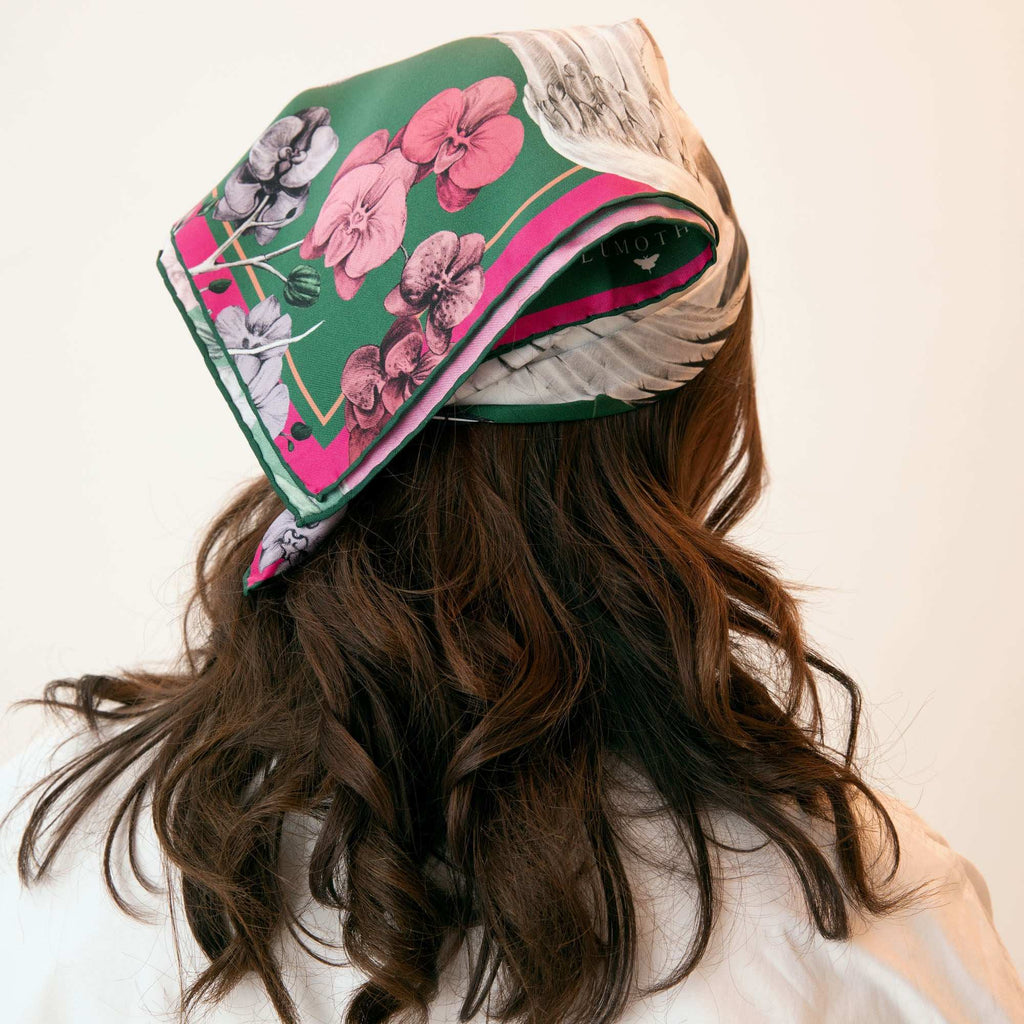 Cabala / Kuğular & Orkideler Yeşil İpek Twill 53 cm Bandana Fular