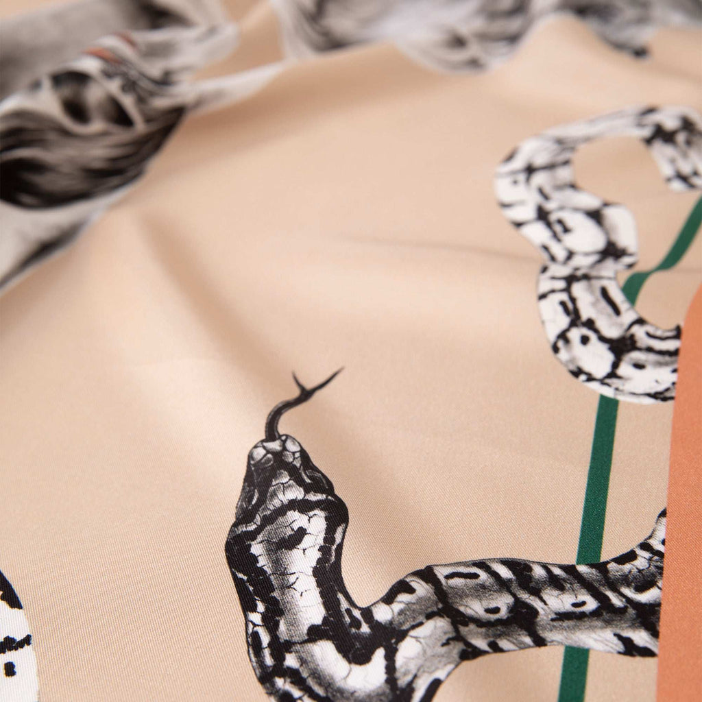 Delusion / Atlar & Yılanlar Bej İpek Twill 135 cm Şal