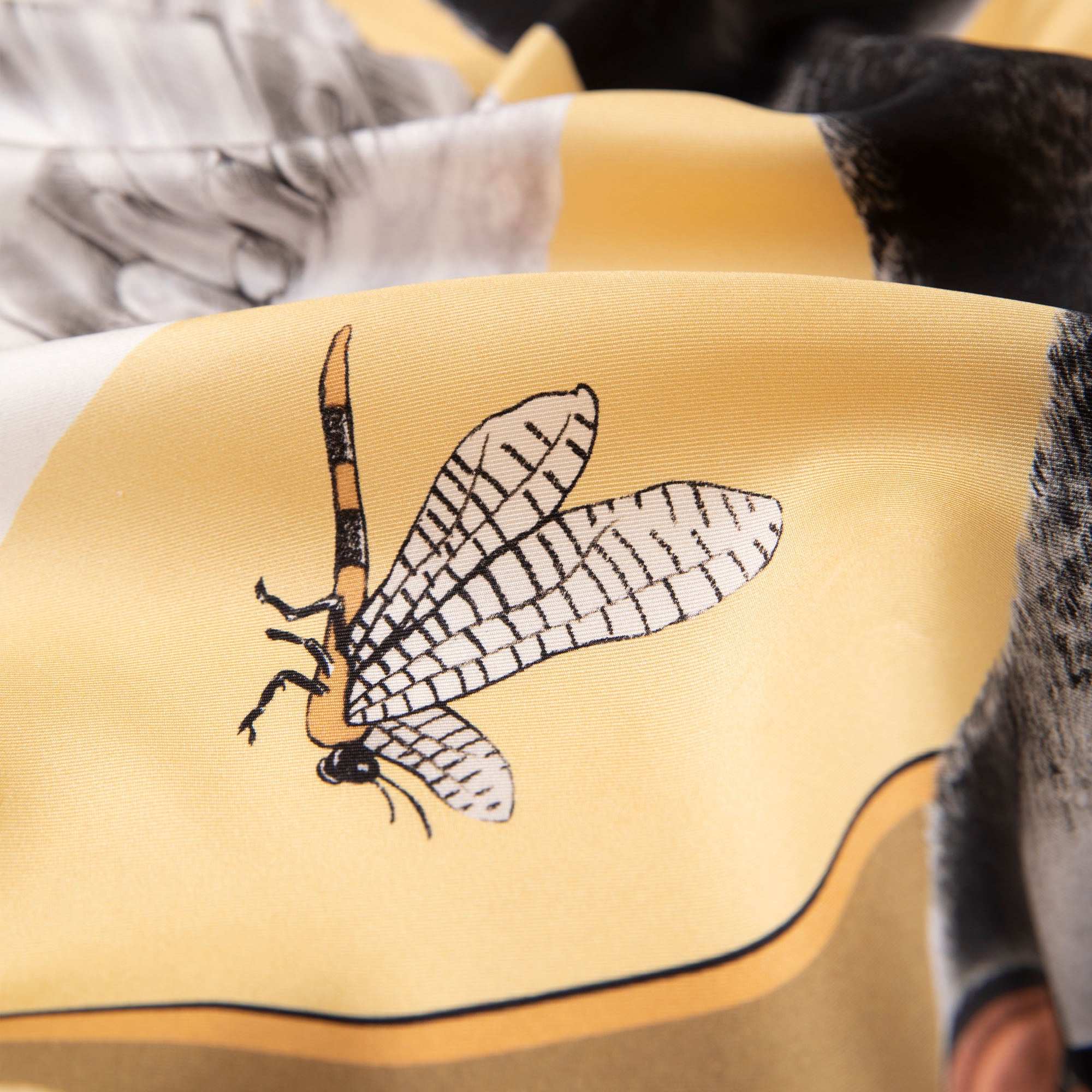 Cabala / Kuğular & Orkideler Haki İpek Twill 53 cm Bandana Fular