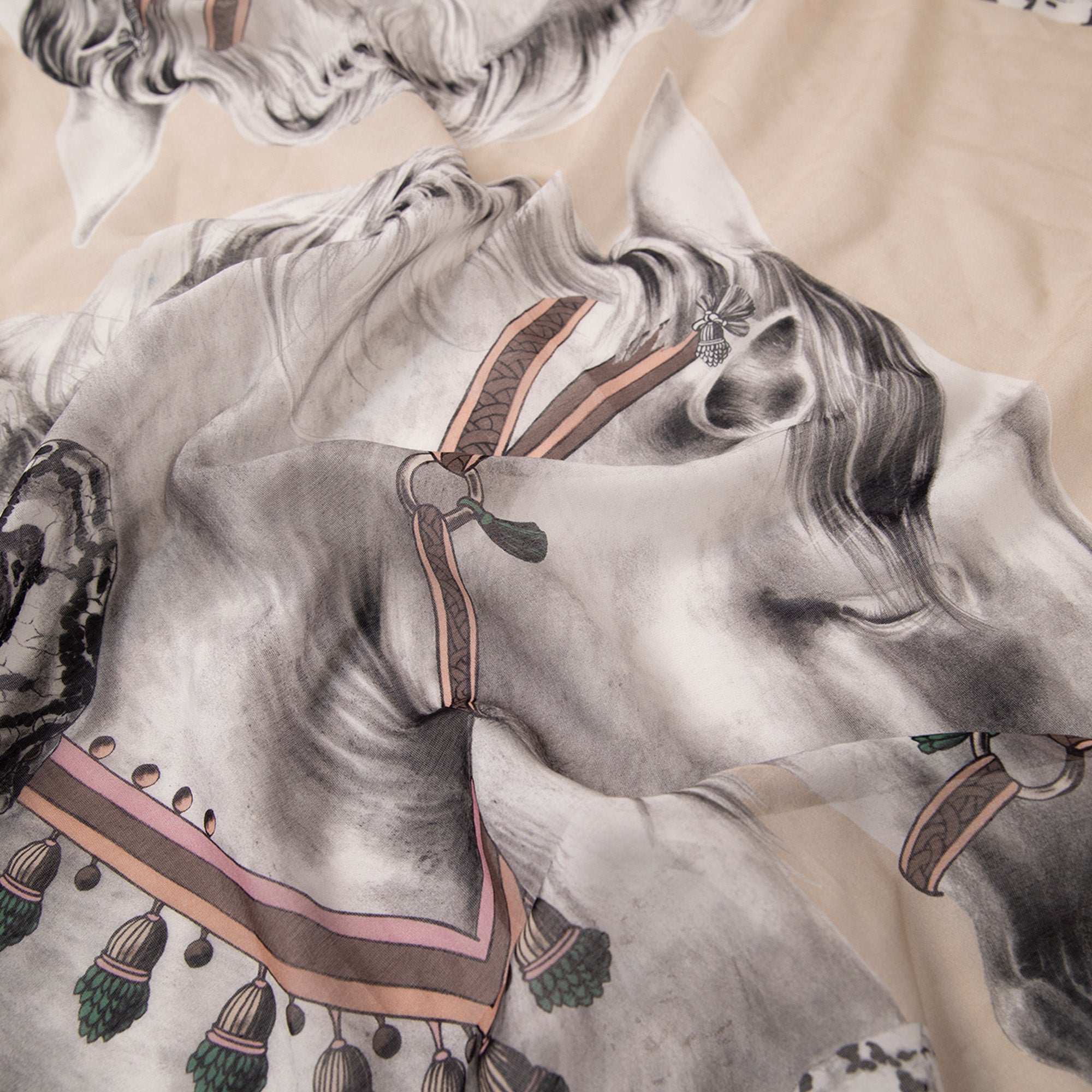 Delusion / Atlar & Yılanlar Bej İpek Koton 135 cm Şal