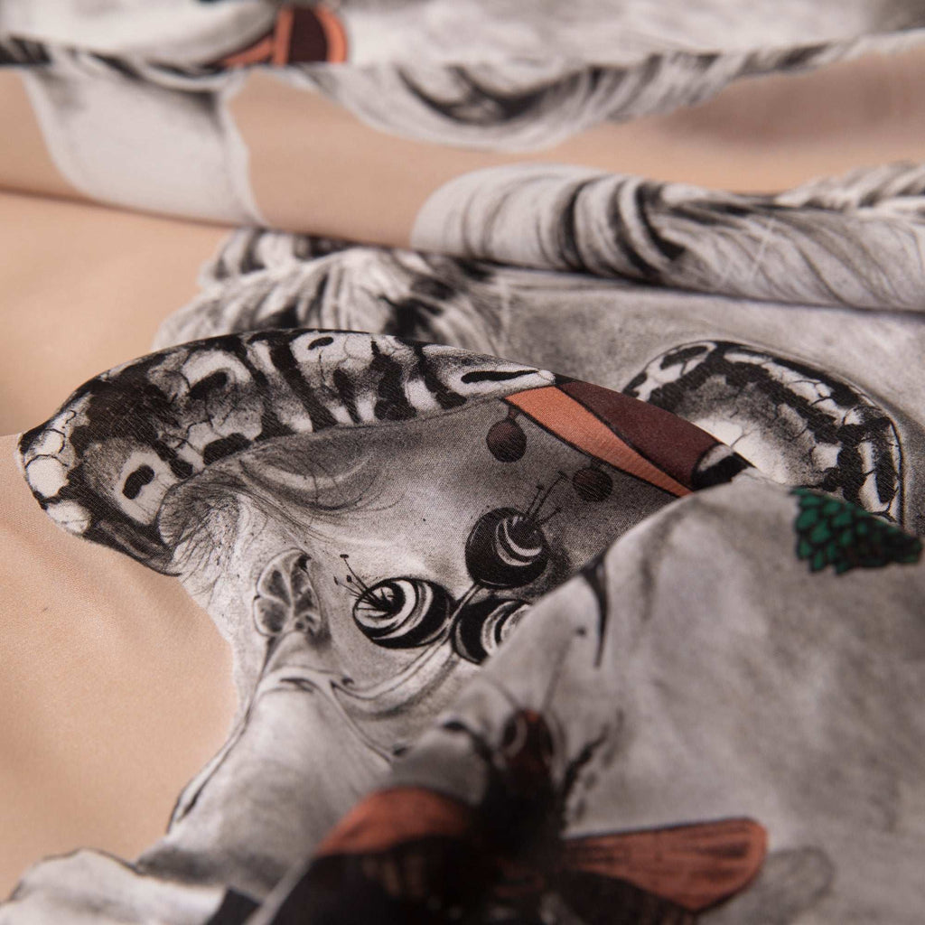 Delusion / Atlar & Yılanlar Bej İpek Krep 135 cm Şal