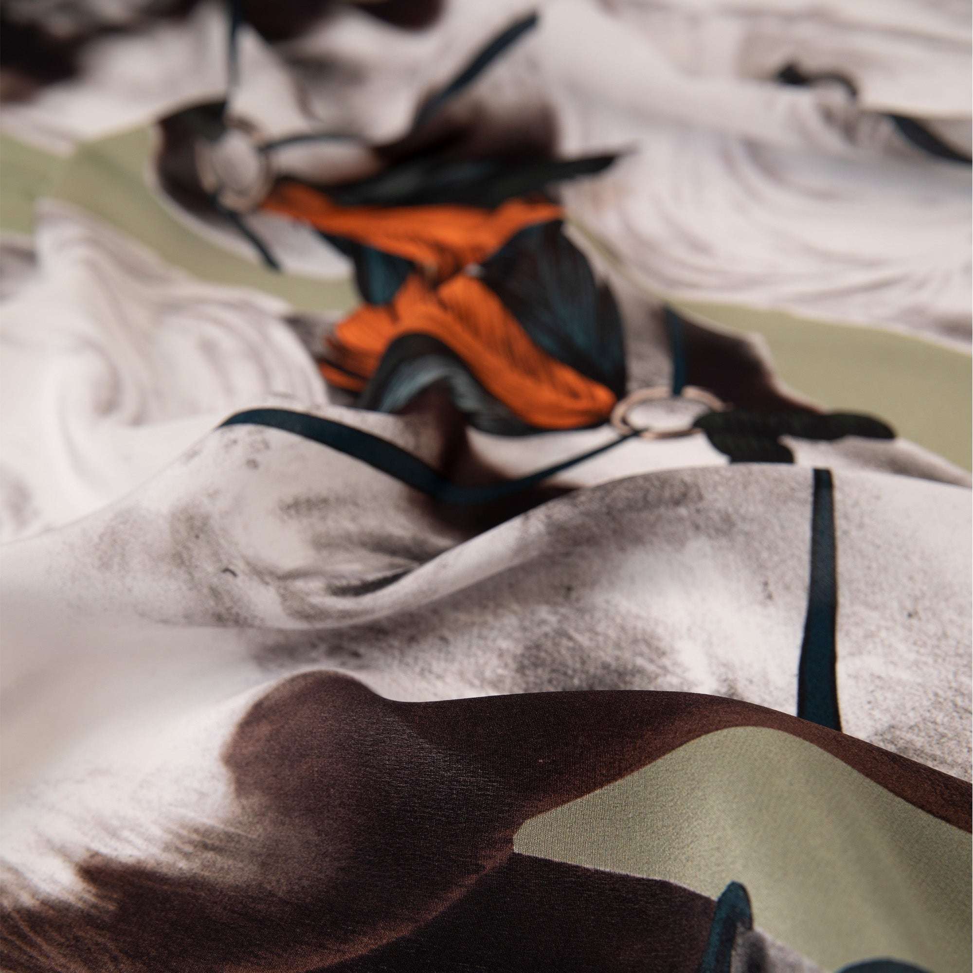 Free Spirit / Vahşi Atlar & Kelebekler Mint İpek Krep 135 cm Şal