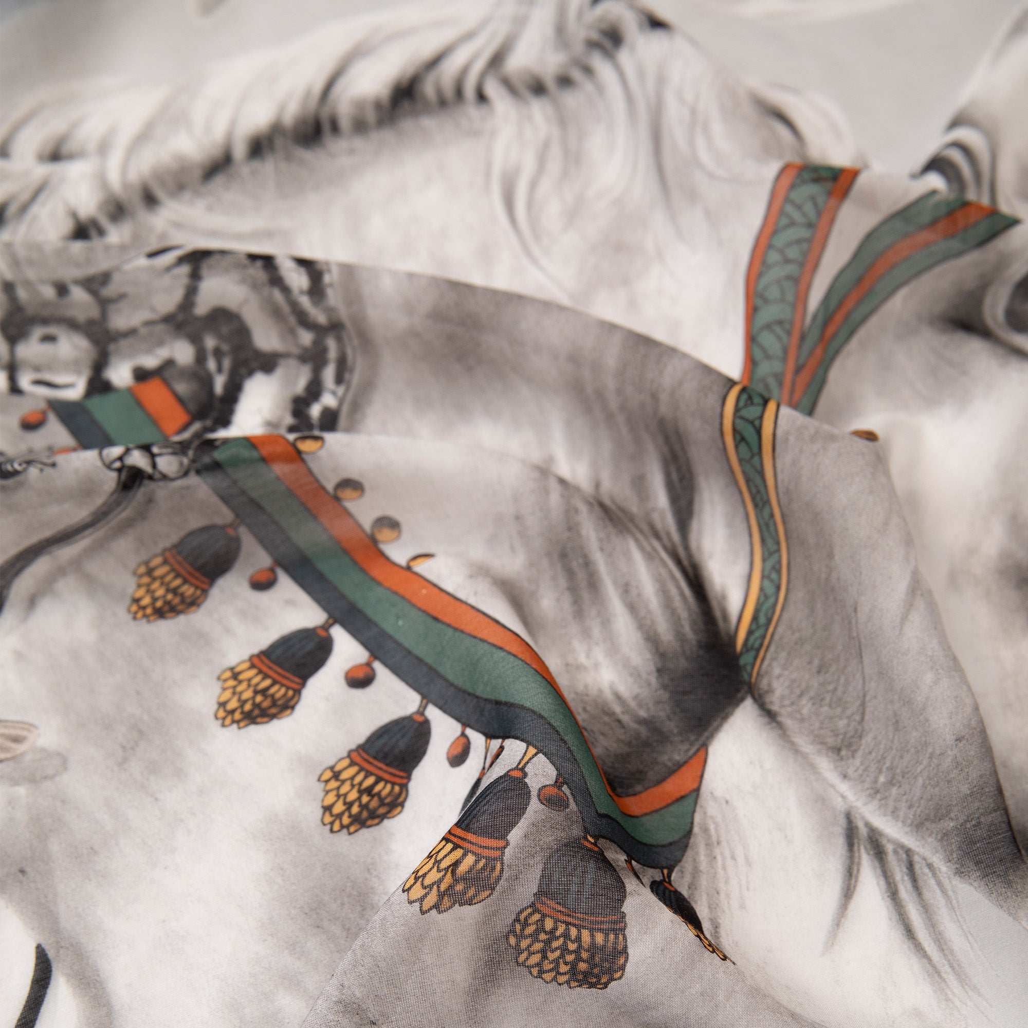 Delusion / Atlar & Yılanlar Gri İpek Koton 135 cm Şal