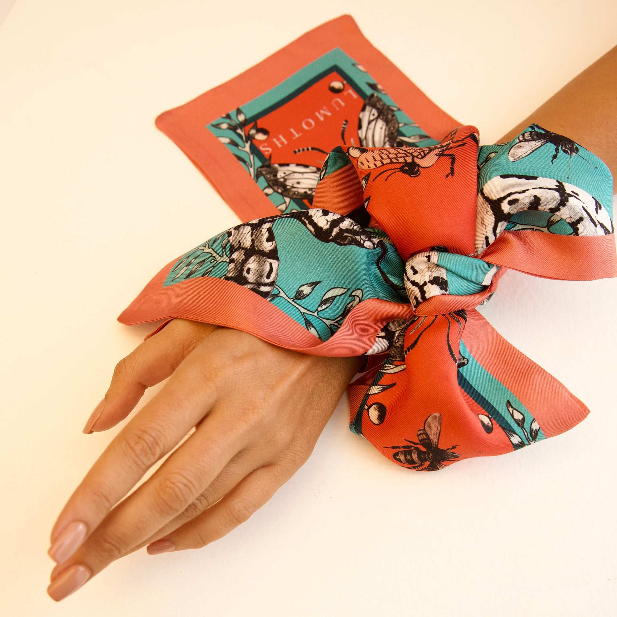 Watcher / Yılanlar & Orkideler Gün Kızılı-Turkuaz İpek Twill 14cm X 153cm Şerit Eşarp